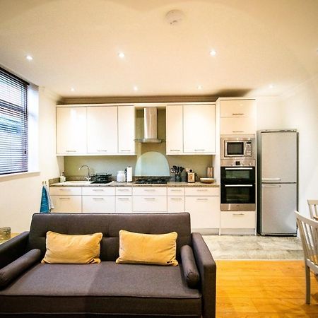 Stay With Serena Homes , One Bedroom Apartment Purley Exterior photo